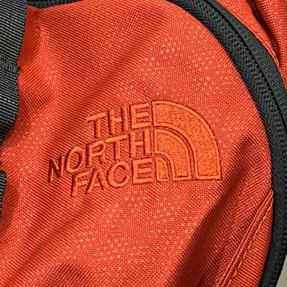 The North Face Jester Backpack 15'' Laptop School book Bag new - Picture 5 of 16